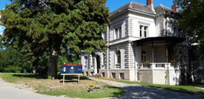 Schlossgut Gorow, Satow